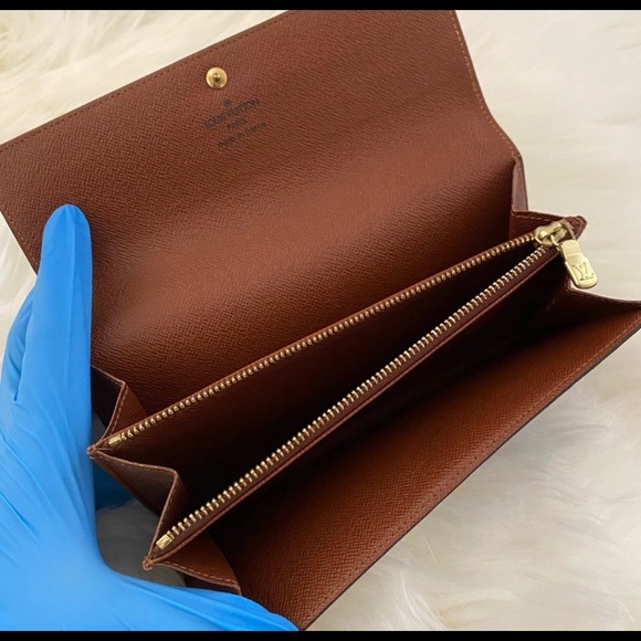 Louie Vuitton Sarah Wallet - Picture 3 of 5